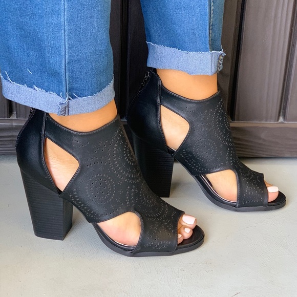 Boutique Shoes - Laser Cut Peep Toe Chunky Heel Bootie